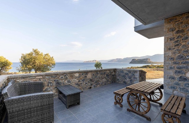 Katerinas Villa 2 - Monemvasia Beachfront Haven