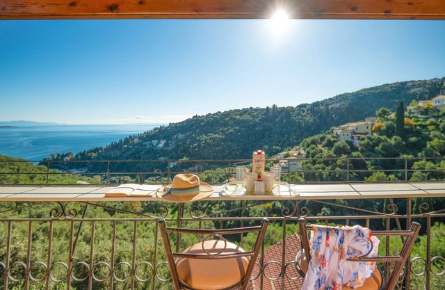 Kati Sea View: Brand New! Amazing views, WiFi, Aircon