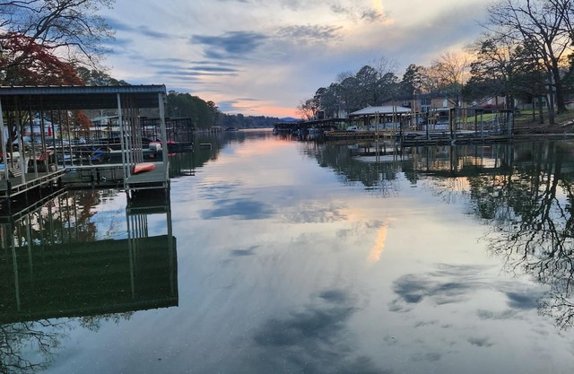 Katie's Waterfront Getaway nW/covered boat dock, gazebo and much more!n
