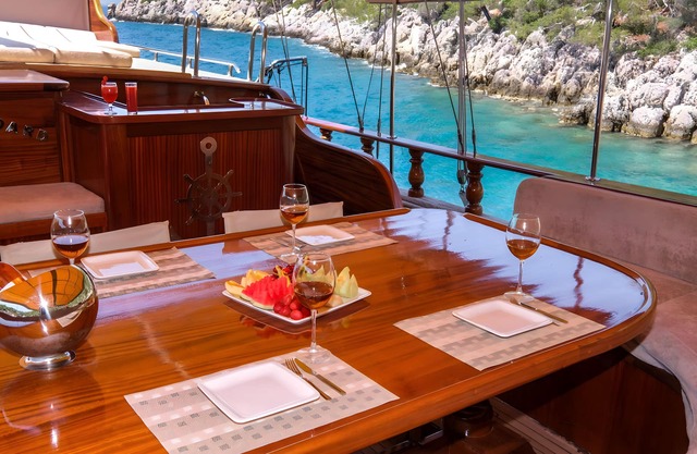 Kaya Yachting