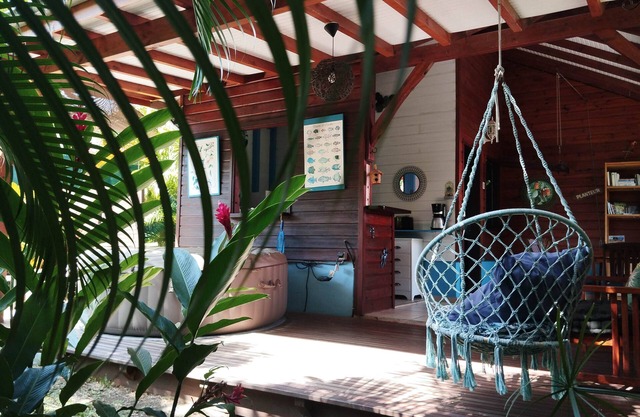 Gîte entièrement indépendant avec jacuzzi et piscine pour 2 à 3 personnes