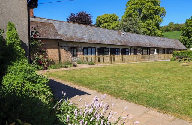 Keepers Cottage, WINTERBORNE STICKLAND