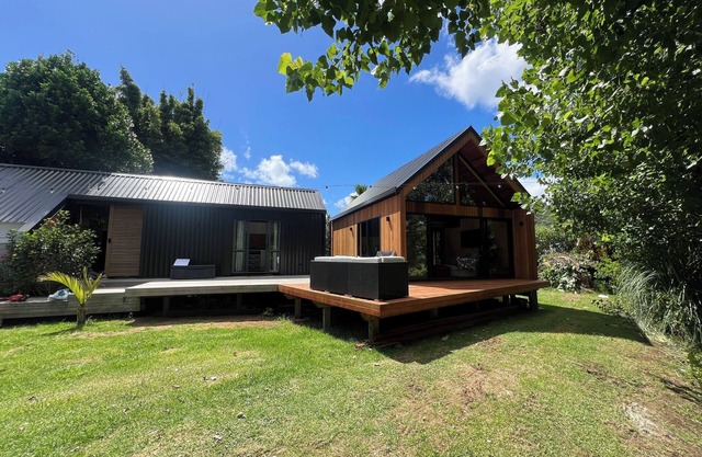 Keepin' it Reel - Taupo Bay