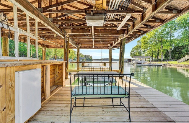 NOW BOOKING FOR 2023! BEACH AREA! SLEEPS 14!
