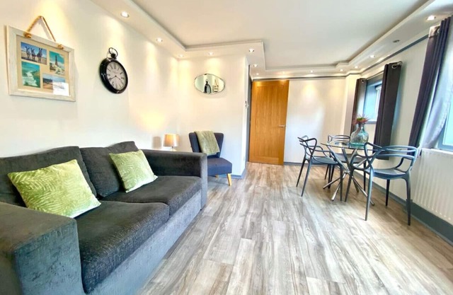 Kennedy House 1Bed Sea View with Balcony 1st fl