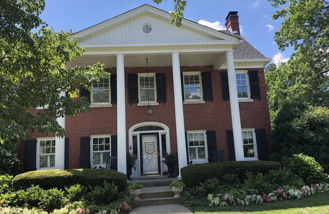 Kentucky Derby Classic Domicile