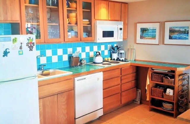 Kepuhi Beachfront Lofted Studio w/pool & BBQ. Remote and Private. Hawaii's best.