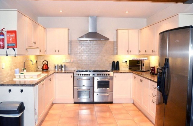 Kestrel Barn, pour 10 + 2 personnes (5 chambres)