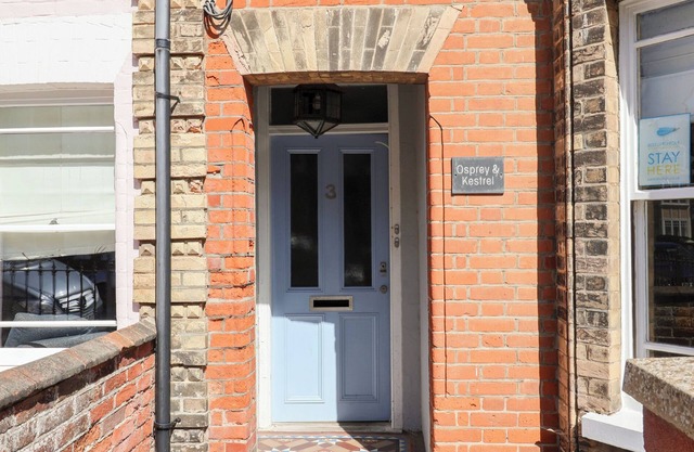 KESTREL, pet friendly, luxury holiday cottage in Southwold