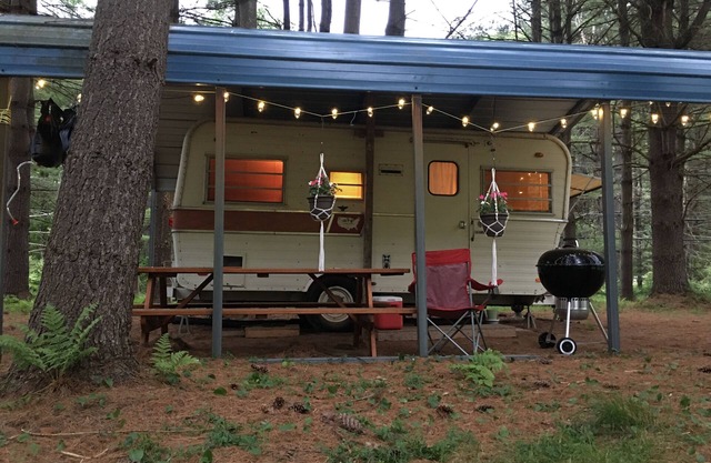 Kettle Creek Fishing - 15’ Vintage Camper Stay on Private property Creek Access