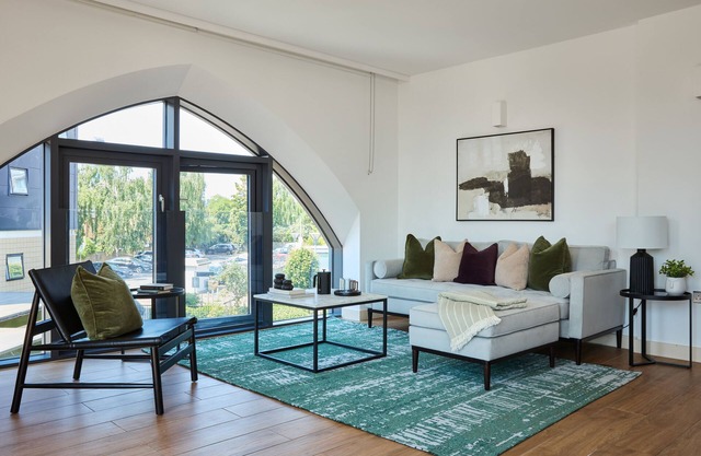 Kew Bridge by Viridian Apartments