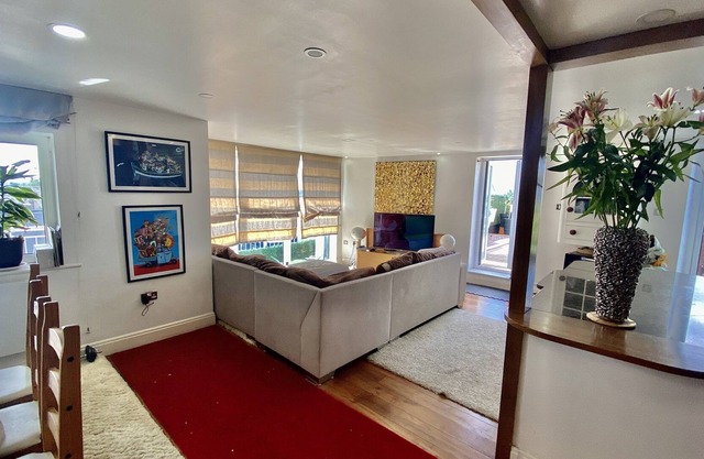Kew Garden Penthouse