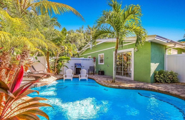 Key Lime Cottage by Beach Boutique Rentals