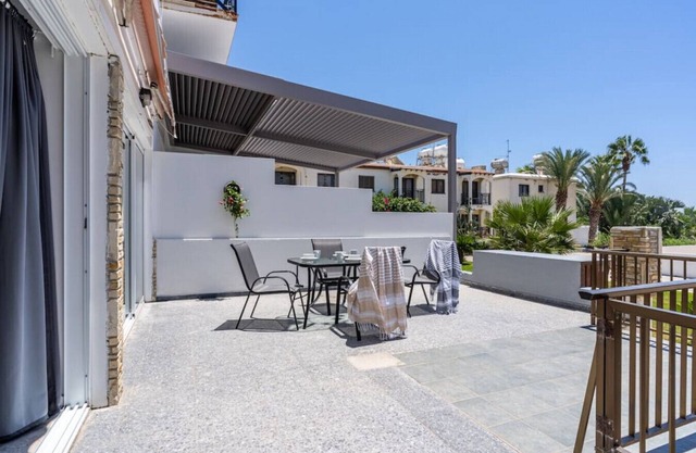 Keylana's 2-BR Apt By The Beach