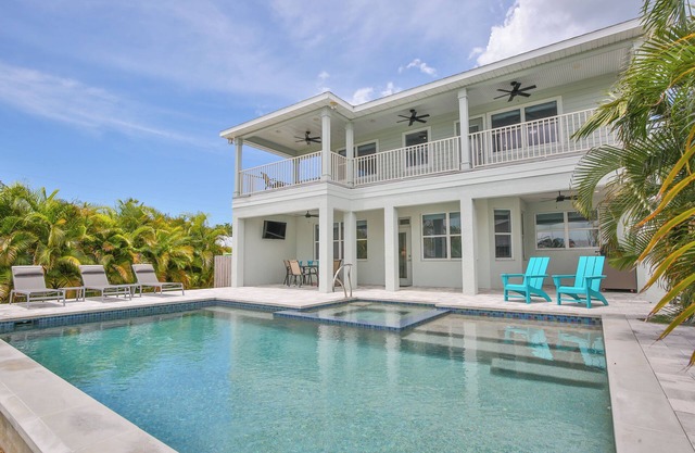 Keyt's Key - Newly Renovated Private Pool Home w/ Hot Tub