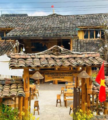 Khói ở Lô Lô Chải