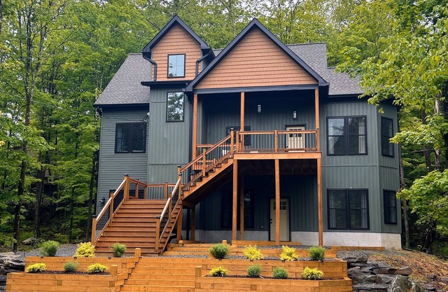 Kick off Summer Break in Style! New home in amenity filled community The Hideout
