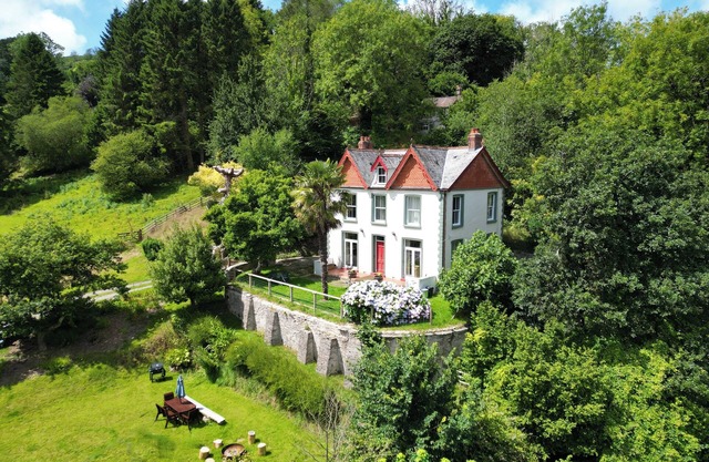 Kids, Pets & Relaxation – 6 Acres of Fun & Freedom