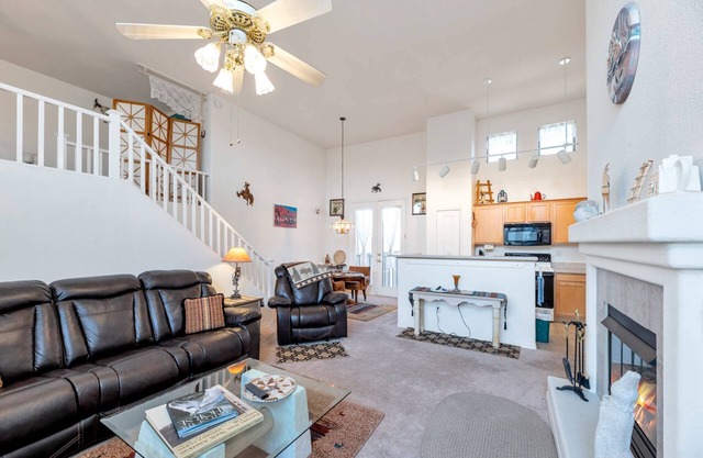 Kierland Commons Shops & Dining, Hiking, Fitness room, Gated, Heated Pool & Spa + FREE GOLF & MORE!