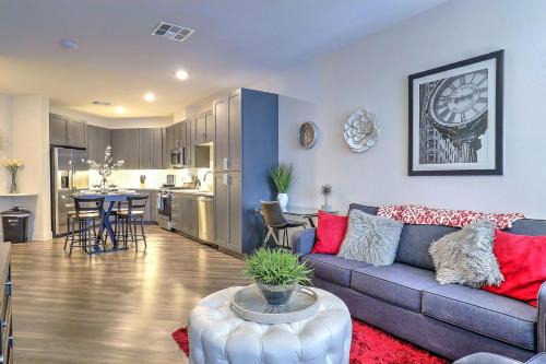 Kierland Oasis - King Bed - Pool - Free Parking G2047
