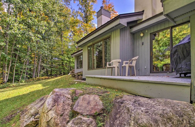 Killington Condo w/ Spa ~ 3 Miles to Ski Resort!