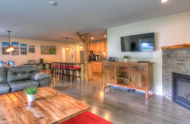 Killington Tree House: Condo moderne de 2 pièces # 432