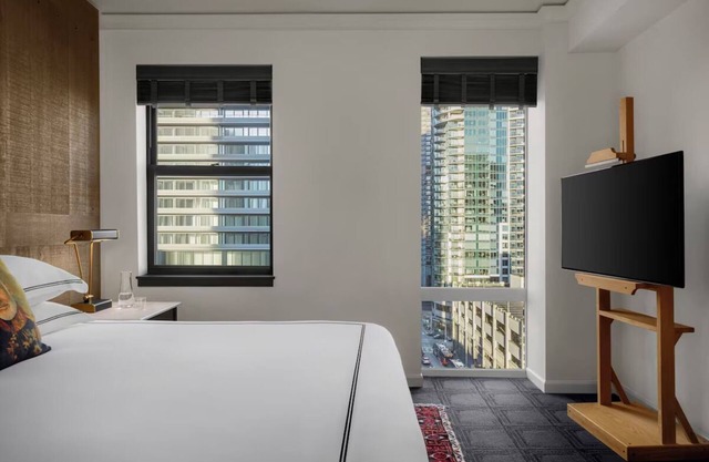 Kimpton Palladian – 2 City View Rooms with King Bed in Belltown