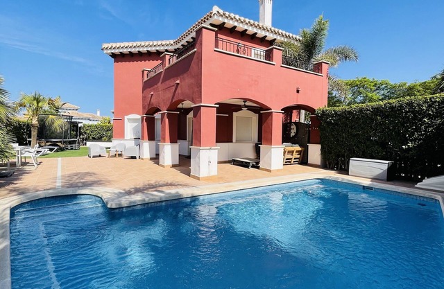 Kind friendly villa with two bathrooms