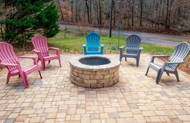 KING BED, Minutes to Lake, Pets Welcome, Fire Pit