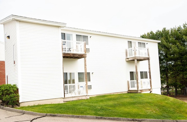 Less than 1 mile from Wells Beach Close to Ogunquit & Kennebunk**adult only**