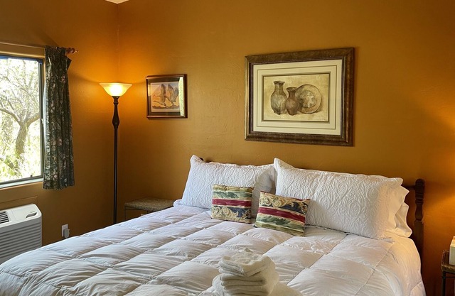 Roadrunner Room in quaint, well established country inn on 14 forested acres.