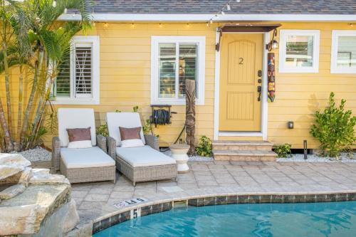 King Bed Step to Madeira Beach Heated Pool Private