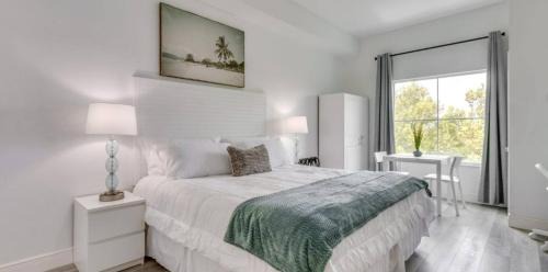 King Bed Studio Free Shuttle