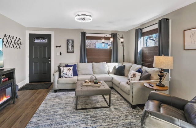 Artisan confortable avec chambre King au rez-de-chaussée près du parc Audubon
