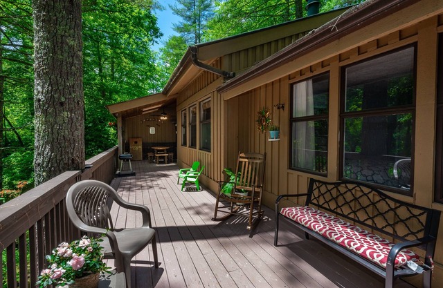 King Ensuite+Resort Access 1.5m+Waterfalls/hiking