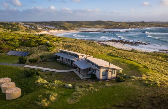 Turnstone Beach House, King Island