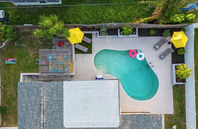 King● Pool● Parking● Full Kitchen● 500Mbps● 4 TVs● A/C● Pet Friendly● Yard