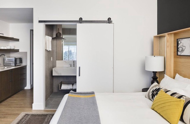 King + Queen Sofa Sleeper, Gravity Haus, Steps from Gondolas, Outdoor Pool