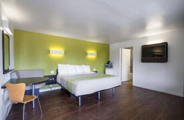 King Room near Downtown Monterey