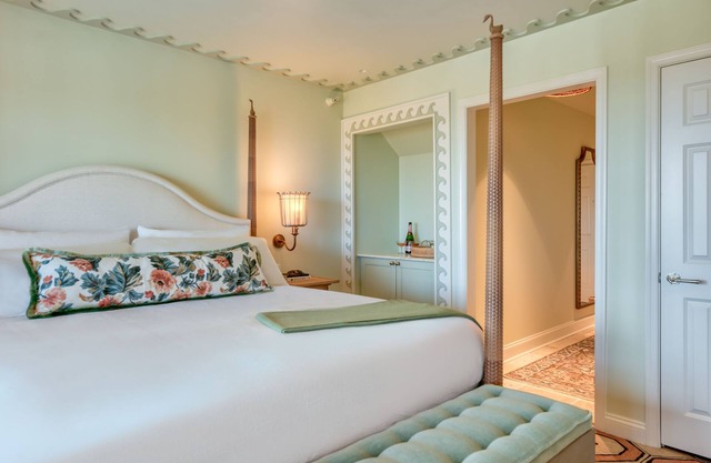 King Room | Private Beach + Award-Winning Spa