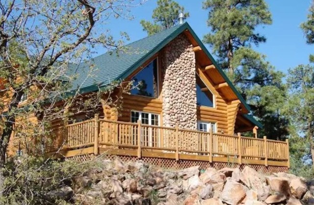 King's Lodge Cabin: Grand Canyon, Polar Express, Golf & Private Forest