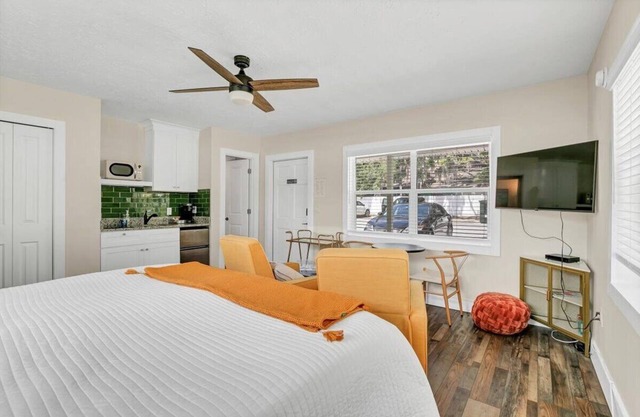 King Studio Retreat | Heart of Safety Harbor
