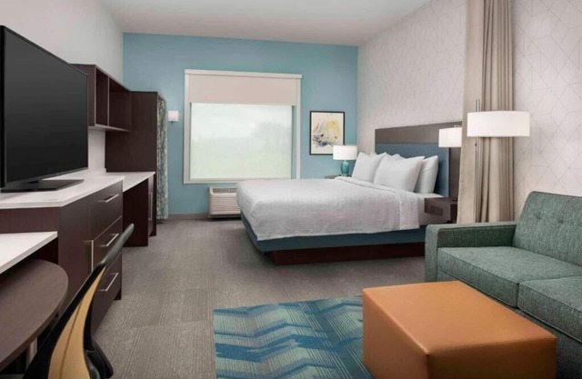 King Studio Suite Near Mavis Tires And Brakes ORL