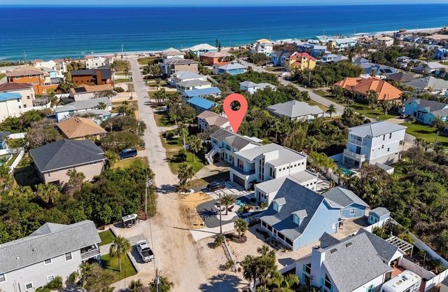 King Suite, Hot Tub, Salt Water Pool, Patio, EV charger, 600 ft Walk to Beach!