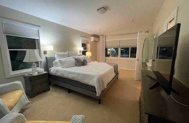King Suite in Highlands *Close to town