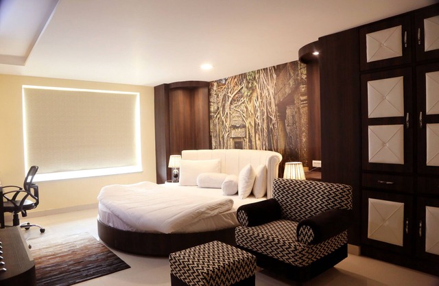Kingdom Hotel