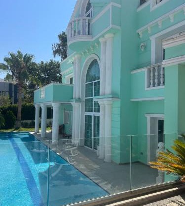 Kingdom Villa with Sauna and Hamam