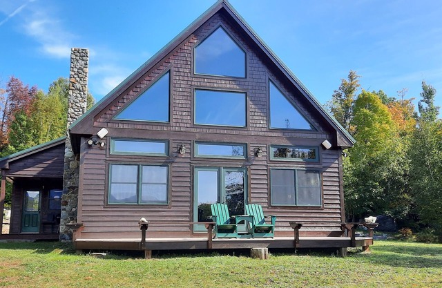 Kingfield Kastle: Stunning Home near Sugarloaf