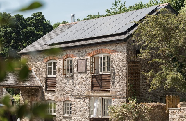 Kingfisher Barn, primé, emplacement magnifique, bain à remous privé, court de tennis