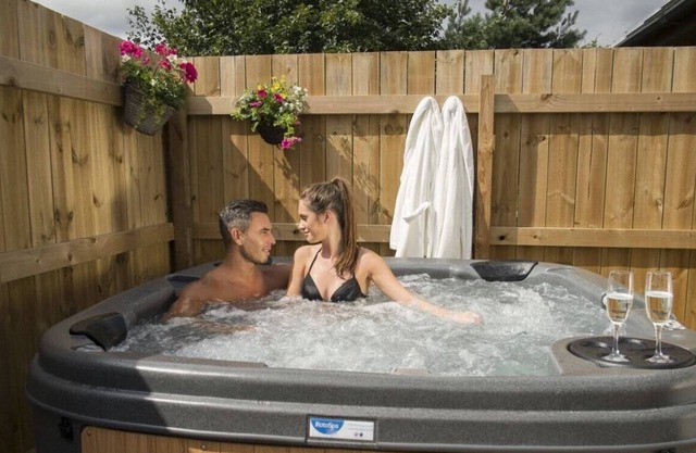 Kingfisher Lodge-HuntersMoon -Warminster-Longleat-Bath